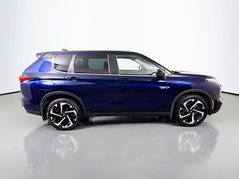Used 2023 Mitsubishi Outlander SE image 11