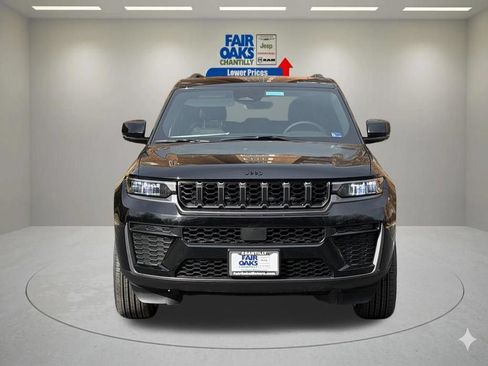 New 2026 Jeep Grand Cherokee Altitude AWD/4WD image 4