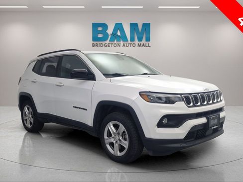 Used 2024 Jeep Compass Latitude image 1