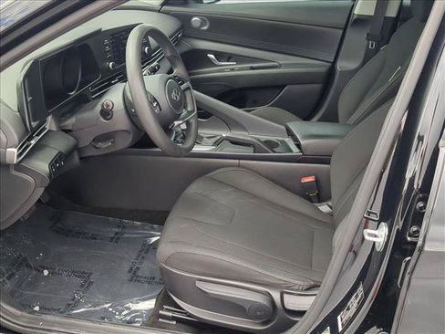 Used 2022 Hyundai Elantra SEL FWD image 13