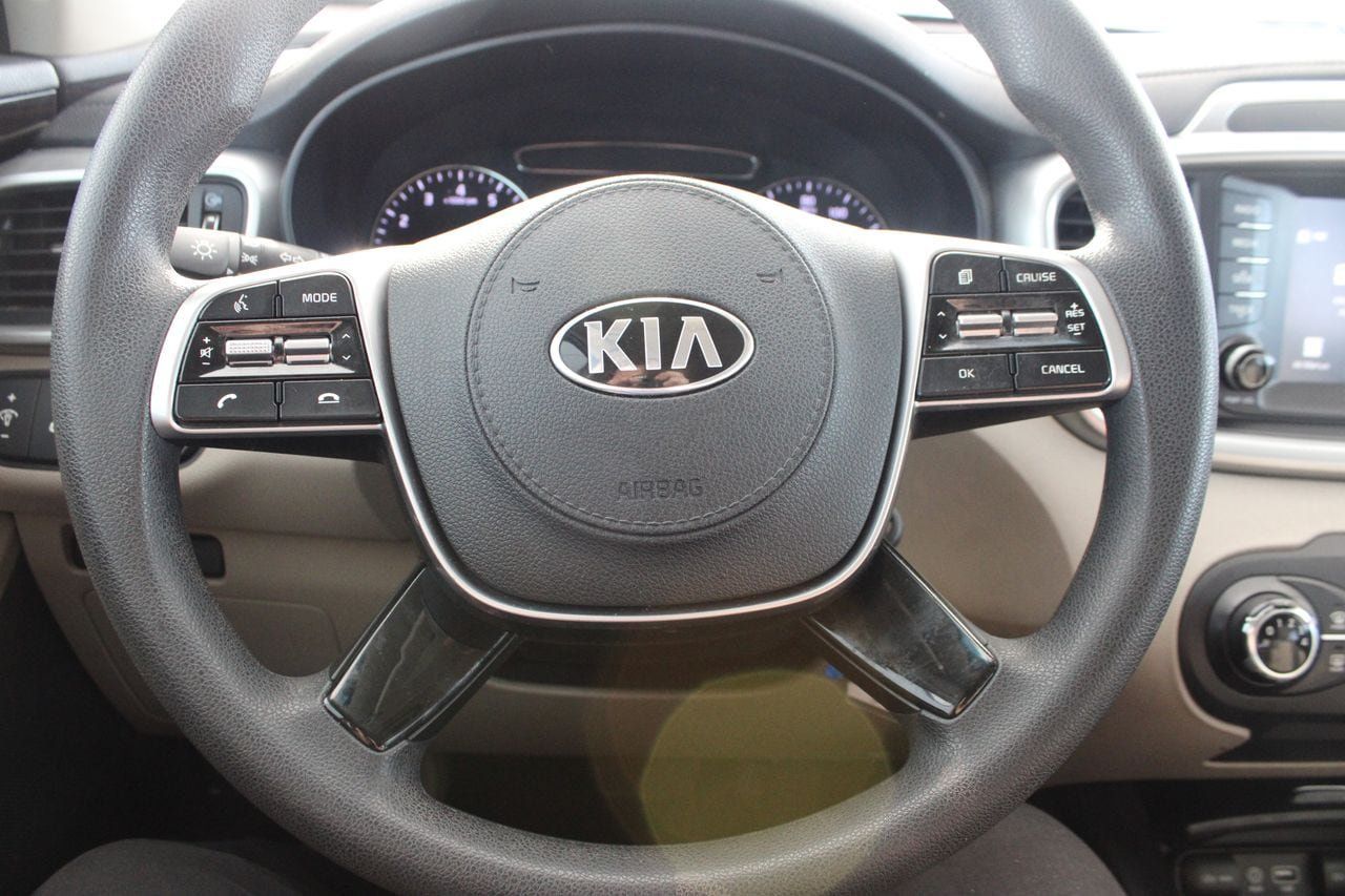 Used 2020 Kia Sorento LX FWD image 12