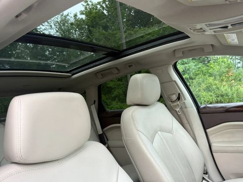 Used 2016 Cadillac SRX Luxury w/ Driver Awareness Package AWD/4WD image 22
