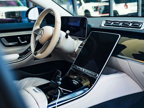 Used 2023 Mercedes-Benz S 580 4MATIC Sedan image 25