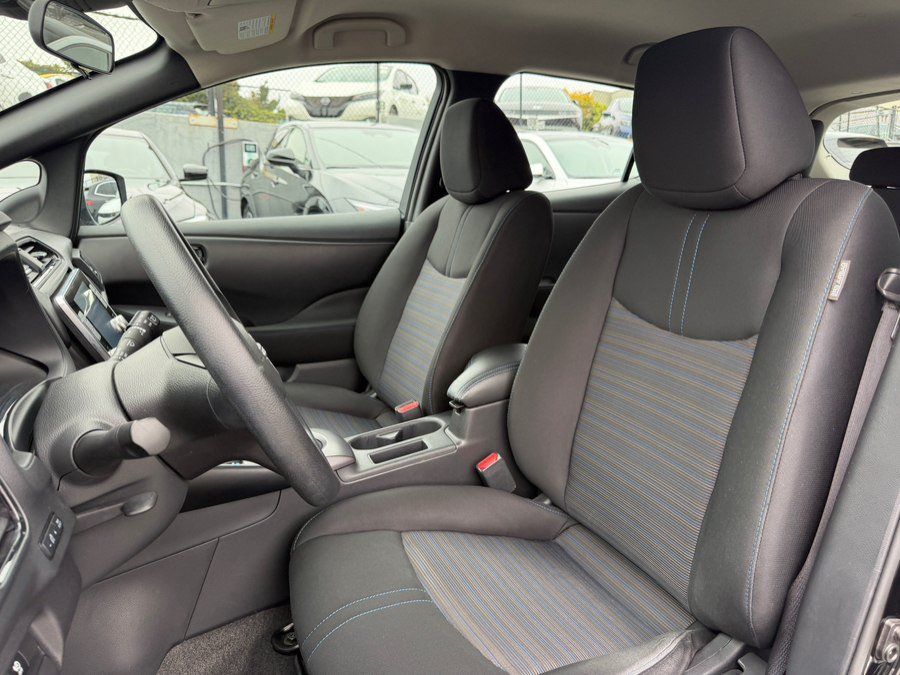 Used 2025 Nissan Leaf S FWD image 17