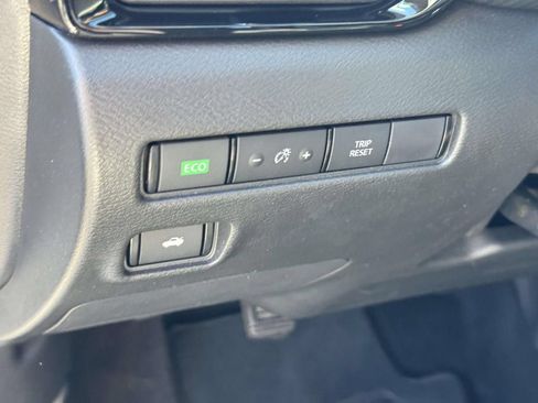 Used 2023 Nissan Sentra SV FWD image 17
