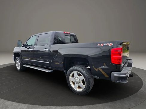 Used 2015 Chevrolet Silverado 2500 LTZ w/ LTZ Plus Package image 3