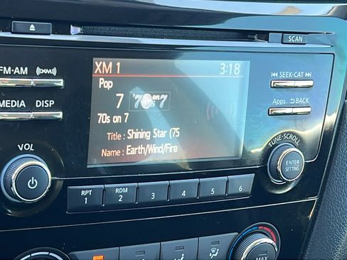 Used 2015 Nissan Rogue S FWD image 15