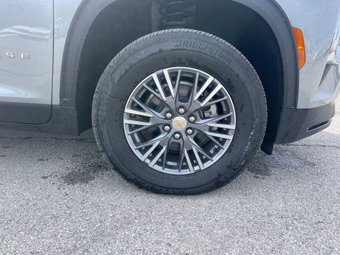 Used 2025 Chevrolet Traverse LT w/ LPO, Floor Liner Package image 12