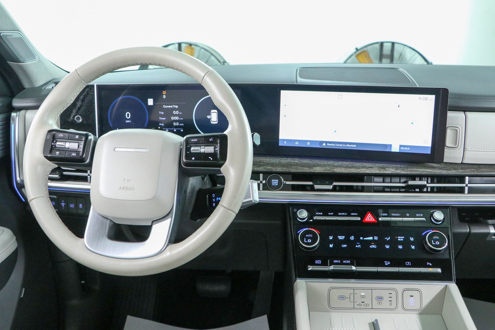 Used 2025 Hyundai Santa Fe Limited FWD image 17