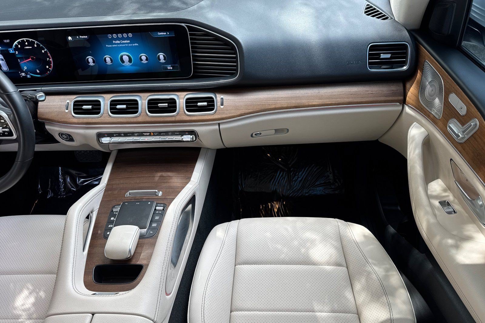 Used 2022 Mercedes-Benz GLE 350 4MATIC w/ Premium Package image 47