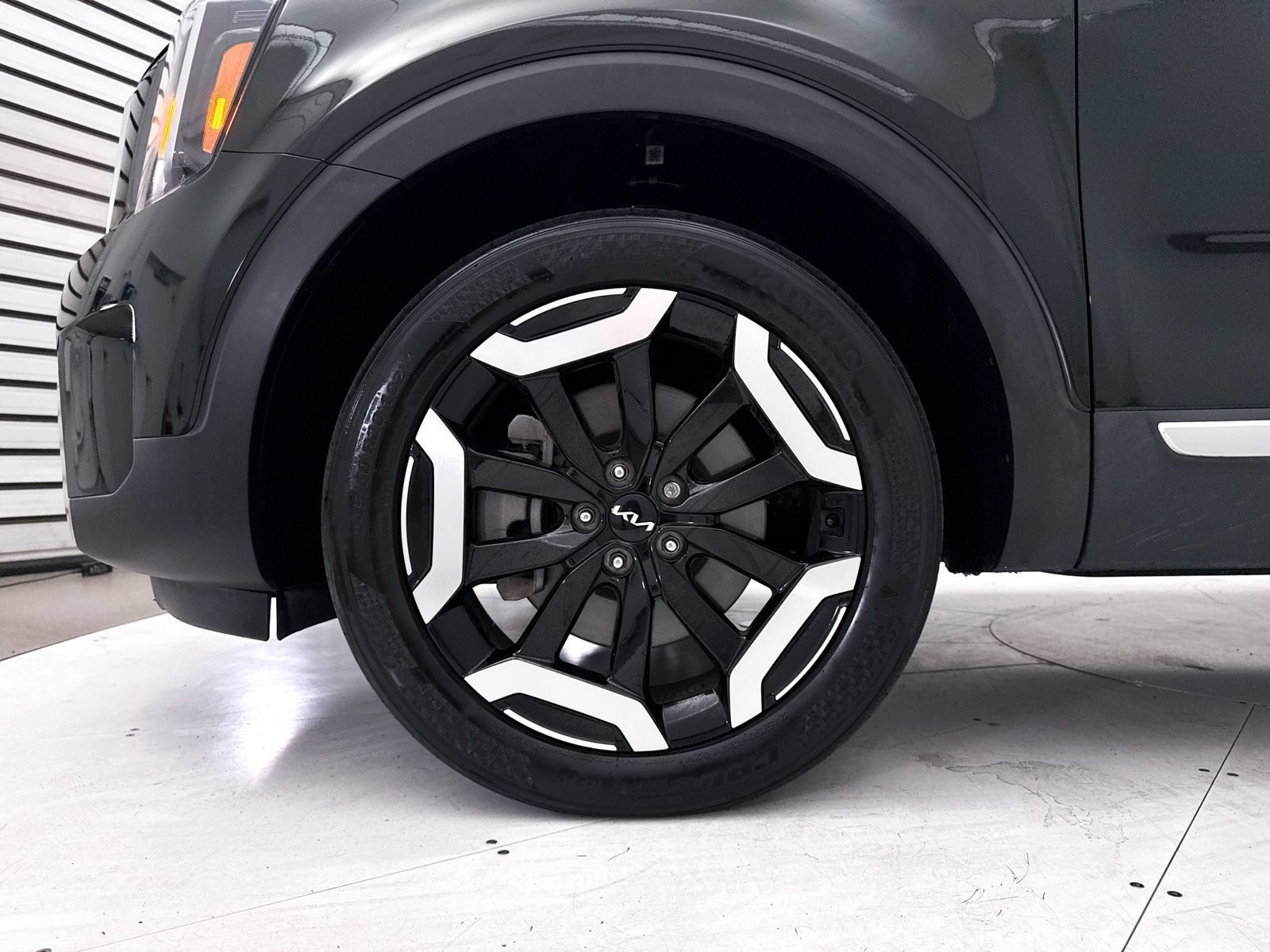 Certified 2024 Kia Telluride S w/ S Sunroof Package FWD image 17