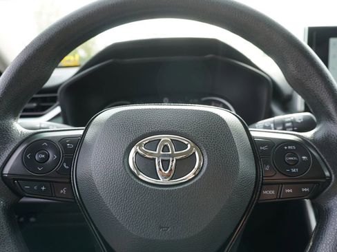 Used 2025 Toyota RAV4 XLE w/ Convenience Package image 29