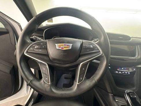 Used 2025 Cadillac XT5 Luxury FWD image 19