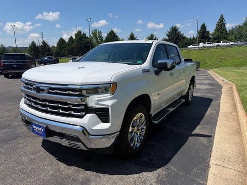 Used 2023 Chevrolet Silverado 1500 LTZ w/ LTZ Premium Package AWD/4WD image 3