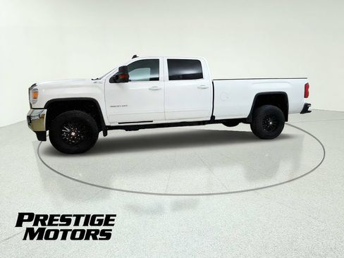 Used 2018 GMC Sierra 3500 SLE w/ SLE Fleet Preferred Package AWD/4WD image 4