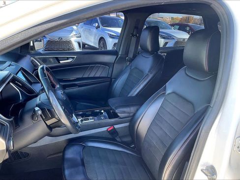 Used 2020 Ford Edge ST-Line w/ Cold Weather Package image 7