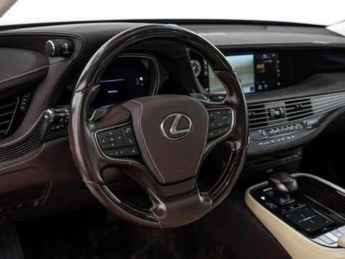 Used 2019 Lexus LS 500 AWD w/ Interior Upgrade Package image 9