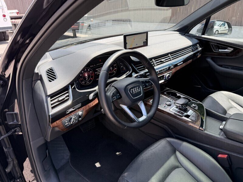 Used 2017 Audi Q7 3.0T Prestige AWD/4WD image 24