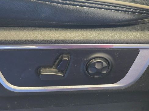 Used 2019 RAM 1500 Laramie image 10