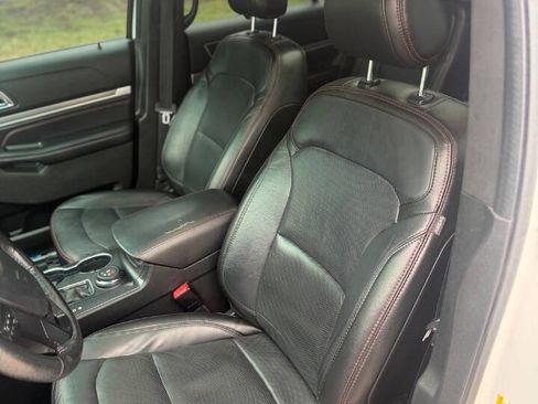 Used 2016 Ford Explorer Sport AWD/4WD image 9