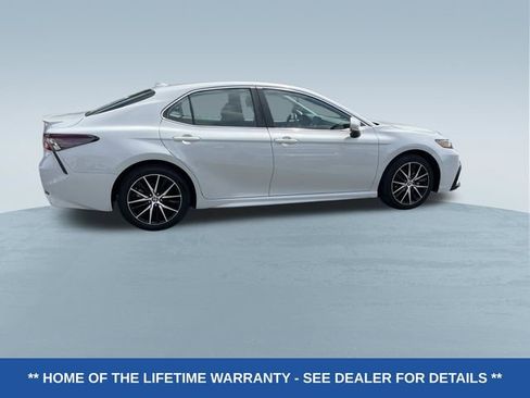 Used 2023 Toyota Camry SE FWD image 2