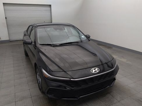 Used 2024 Hyundai Elantra SEL FWD image 14