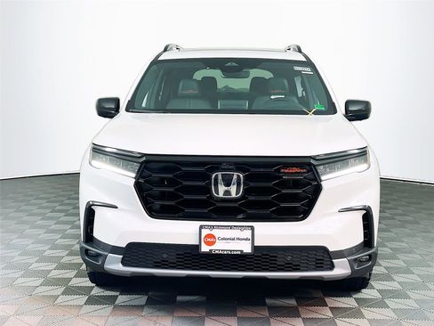 New 2025 Honda Pilot TrailSport image 2