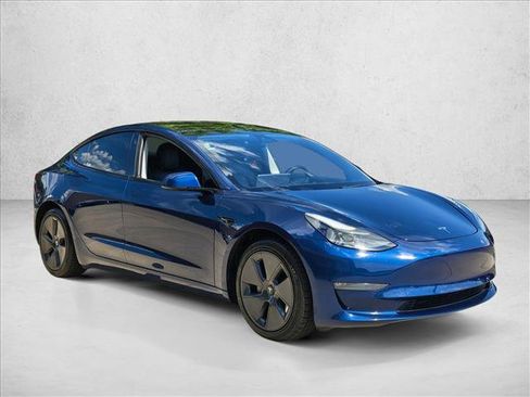 Used 2022 Tesla Model 3 Long Range AWD/4WD image 4