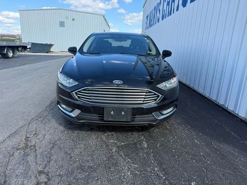 Used 2018 Ford Fusion SE w/ Equipment Group 201A image 3