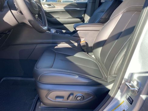 New 2025 Jeep Grand Cherokee Limited w/ Trailer Tow Package image 9