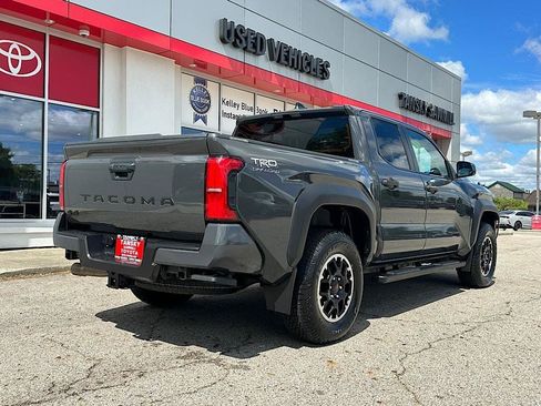 Certified 2024 Toyota Tacoma TRD Off-Road AWD/4WD image 5