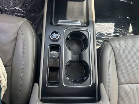 Certified 2024 Lincoln Corsair Grand Touring AWD/4WD image 22