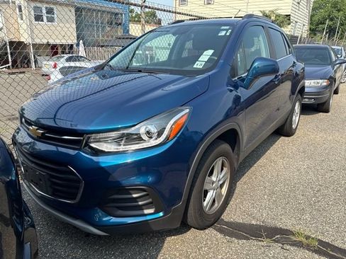 Used 2020 Chevrolet Trax LT AWD/4WD image 1