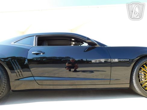 Used 2013 Chevrolet Camaro SS w/ RS Package RWD image 30