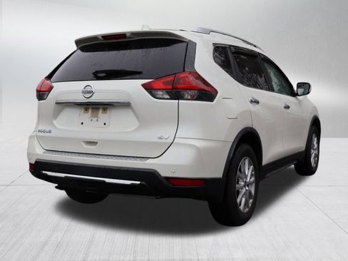 Used 2020 Nissan Rogue SV image 7