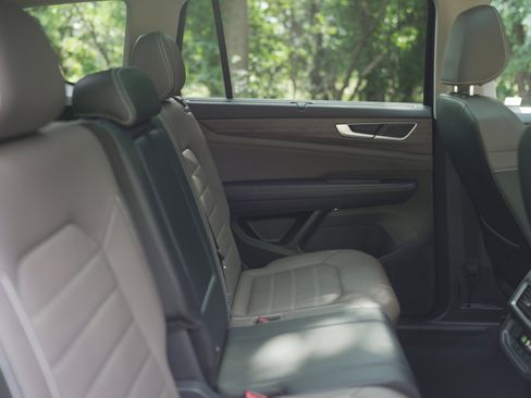 Used 2025 Volkswagen Atlas SEL image 22