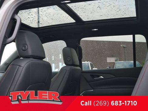 New 2026 Chevrolet Traverse Z71 w/ Enhanced Driving Package AWD/4WD image 47