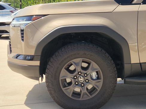 Used 2025 Lexus GX 550 AWD/4WD image 8