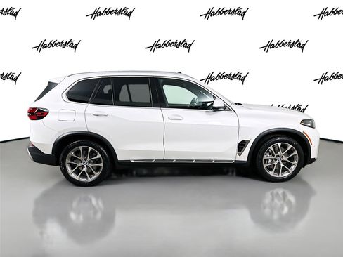 Certified 2024 BMW X5 xDrive40i w/ Parking Assistance Package image 4