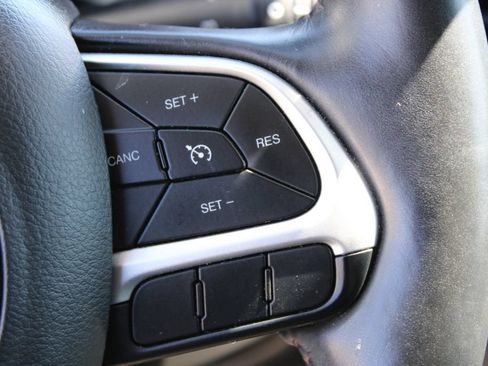 Used 2018 Jeep Compass Limited w/ Safe & Security Group AWD/4WD image 25