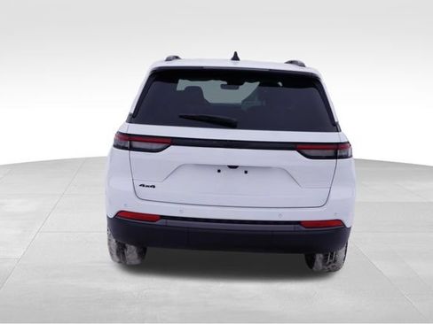 New 2026 Jeep Grand Cherokee Altitude AWD/4WD image 4