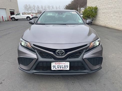 Used 2024 Toyota Camry SE image 2
