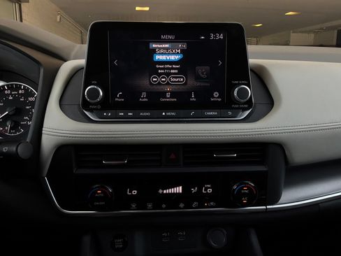 Used 2025 Nissan Rogue SV FWD image 27