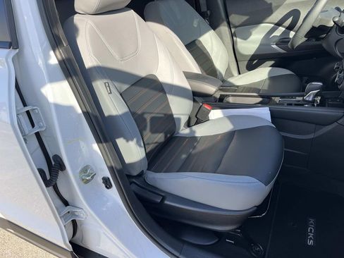 Used 2024 Nissan Kicks SR w/ SR Premium Package image 21