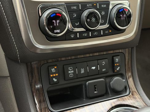 Used 2015 GMC Acadia Denali AWD/4WD image 42