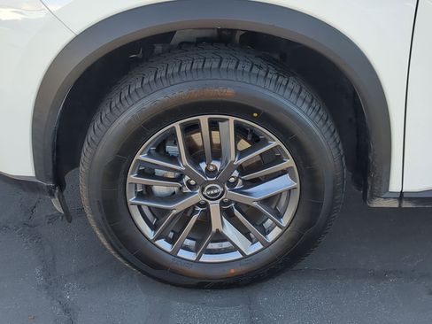 Used 2023 Nissan Rogue S image 13