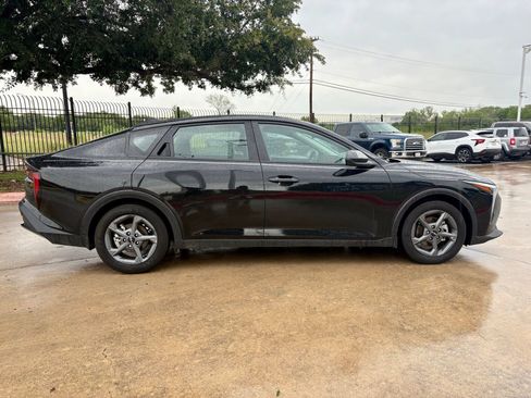 Used 2025 Kia K4 FWD image 2