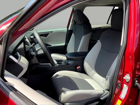 Used 2019 Toyota RAV4 XLE FWD image 8