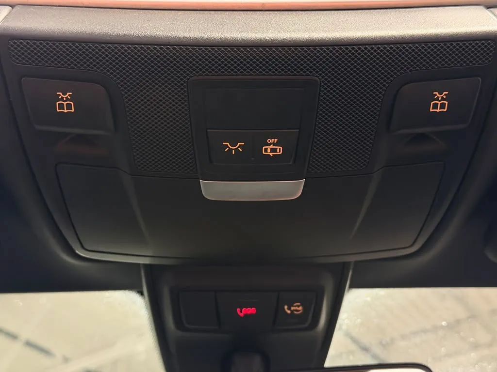 Used 2019 Mercedes-Benz C 63 AMG Cabriolet image 37