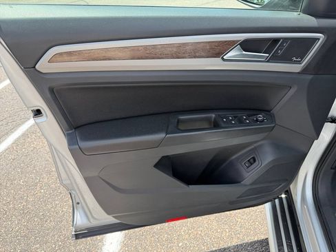 Used 2018 Volkswagen Atlas SEL Premium AWD/4WD image 27